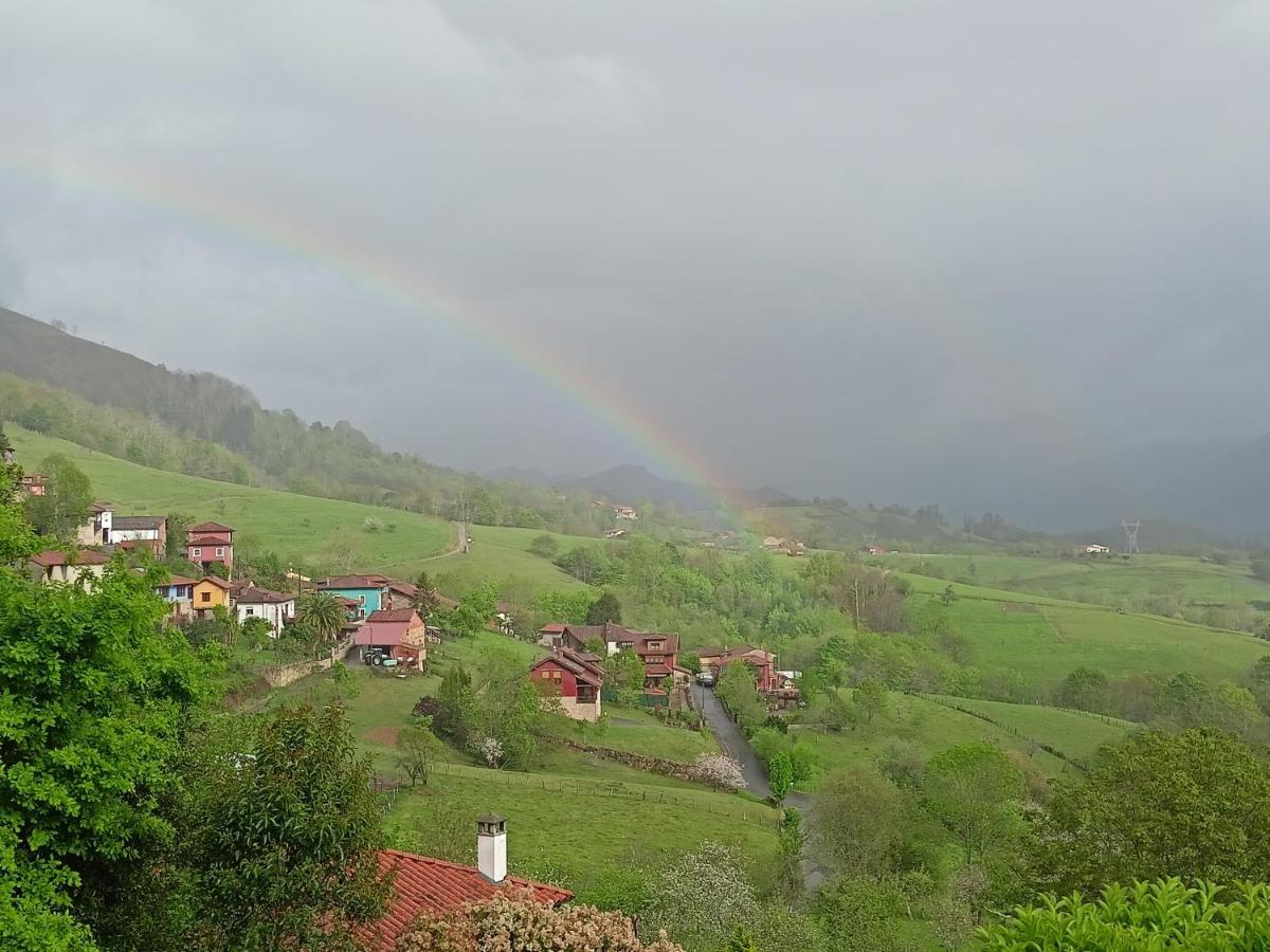 Affittacamere La Casa De Nuria Onís Esterno foto