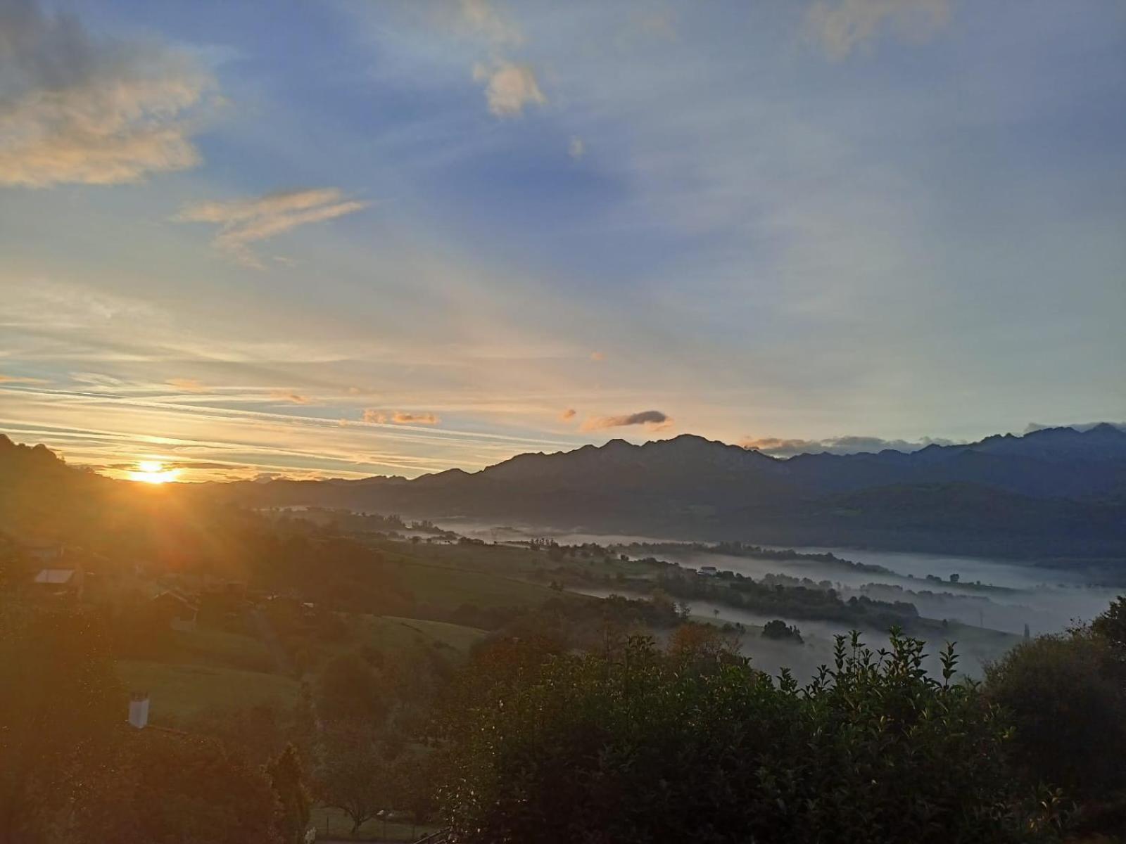 Affittacamere La Casa De Nuria Onís Esterno foto